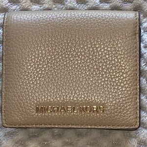Michael Kors fold wallet in Beige